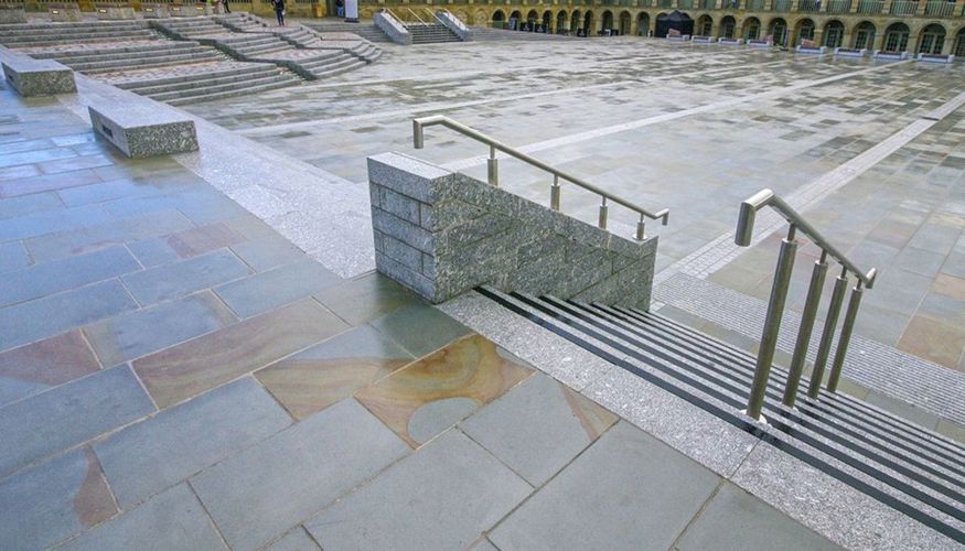 the-landscaping-provides-a-contemporary-and-flexible-space-that-can-host-a-seasonal-programme-of-events-and-festivals.jpg (13)