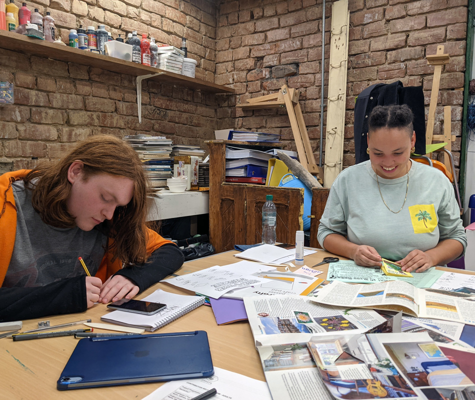 Dunoon Burgh Hall Zine Making workshop run by artist Sandi Kiehlmann, 2022, Credit Kirsty MacNab (1)
