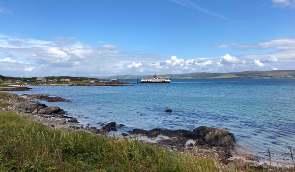 Oifigear Cultair Ghàidhlig Àdhamh Ó Broin Credit CHARTS10