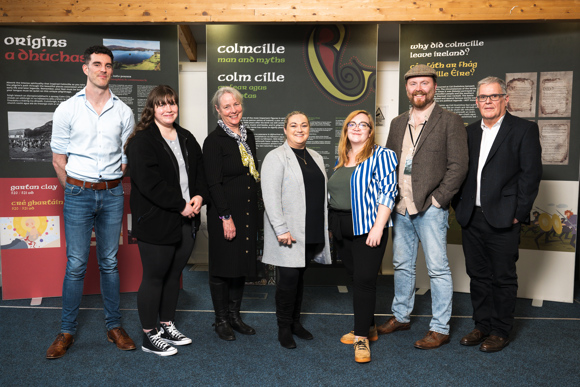 Cuairt Chaluim Chille Ìle St Columba Travels To Islay, L R Alasdair Whyte, Khara Macpahil, Muriel Mackaveney, Diane Cannon, Caitlin Mcneil,L Àdhamh Ó Broin + Niall Woodrow,