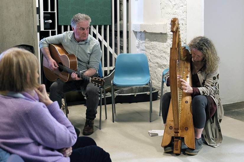 Cuairt Chaluim Chille St Columba Travels To Kilmartin Opening 2024, Déaglán Ó Doibhlin And Aoibheann Ó Doibhlin Credit CHARTS