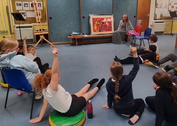 20.06.24 5. Kilmodan Pupils Looking At Alan Davie, 'Zurich Improvisations XI', With Ros Mckenna